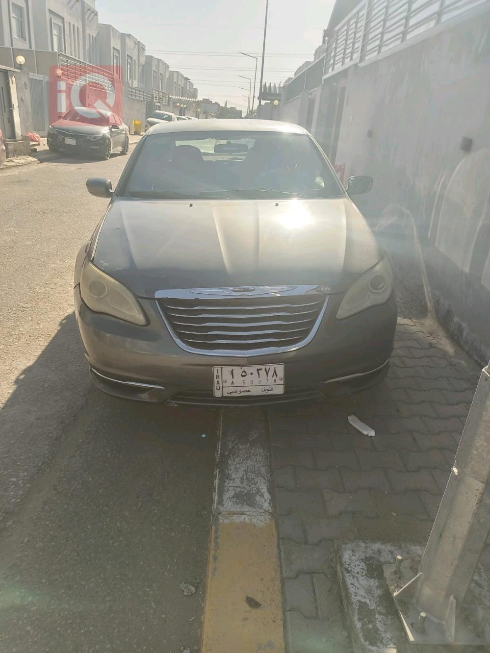 کرایسلەر 200